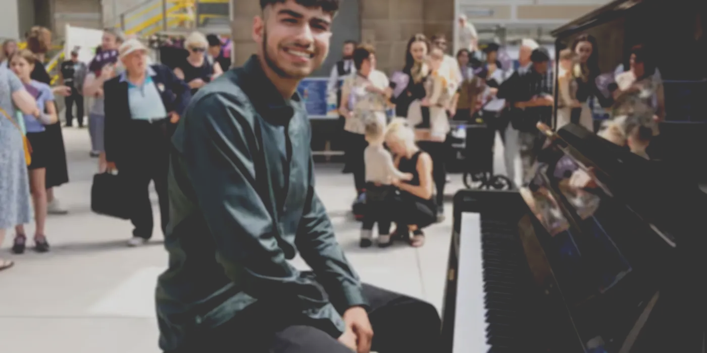 zak_from_series_three_of_the_piano_on_channel_4