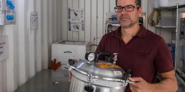 Sterile Box Offers Safer Surgeries