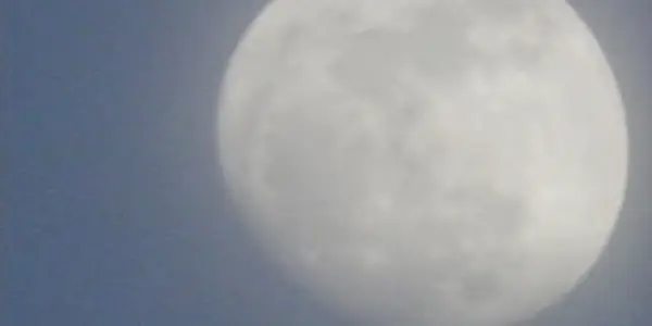 M-O-O-N Spells Freaking Moon: My Rant on the Super Moon