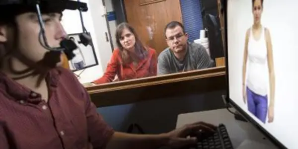 Eyetracking Study: Men Check Out Female Bodies - And So Do Women
