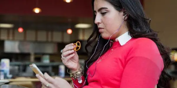 The Sounds Of Eating May Reduce How Much You Eat