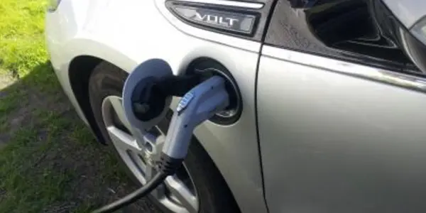 Battery Leasing And Better Charging Will Make Electric Cars Popular
