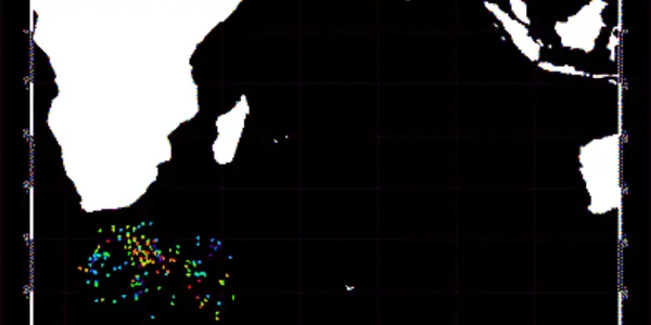 Huge waves that hit Reunion Island tracked from space