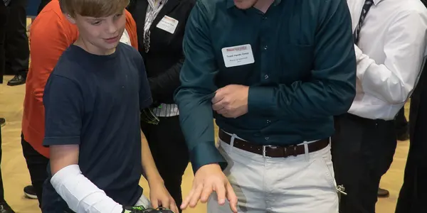 Feel The Game - Hands Omni Tactile Glove Brings Touch To Virtual Environments