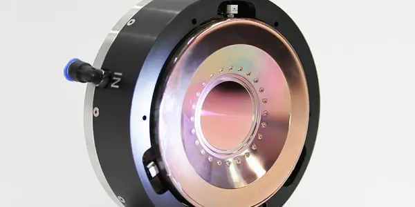 Deformable Mirror Corrects Its Own Laser Beam Errors