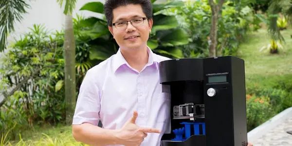 Blacksmith Genesis: World’s First Compact Rotary 3-D Scanner Printer