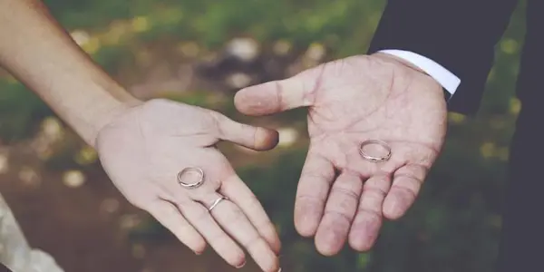 Stay Or Stray? Finger Length May Tell If You Are Promiscuous Or Faithful