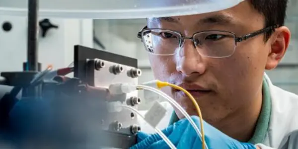 Prototype Reactor Turns CO2 Into Formic Acid, Pure Liquid Fuel