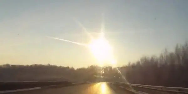 Meteor Spectacularly Enters Earth's Atmosphere Above Russia