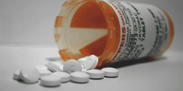 Bill would tighten Canada’s Food and Drug Act, but holes remain