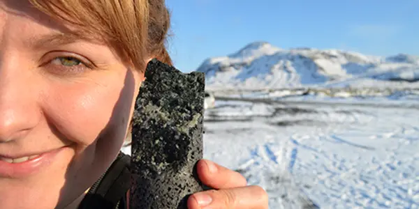 Hellisheidi Power Plant Turns Carbon Emissions To Stone