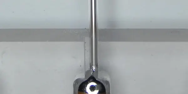 Tunable Liquid Metal Antenna Controlled By Voltage