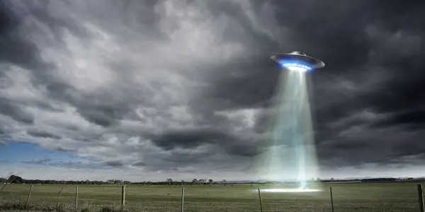 If You Drink And It's Friday, You're More Likely To Believe You've Seen A UFO